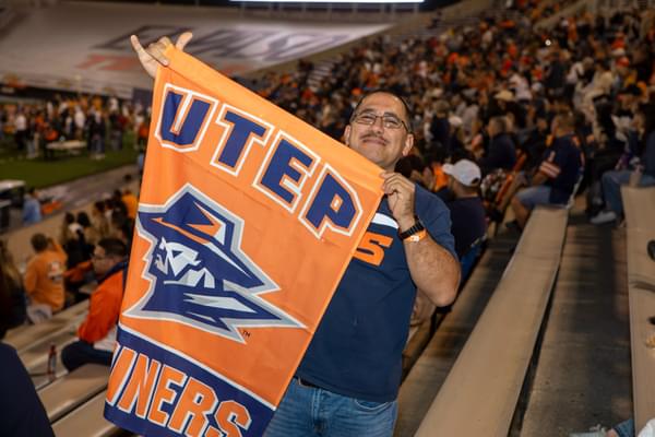 110423_Home_Coming_UTEP_Game_LM-9---Medium.jpg